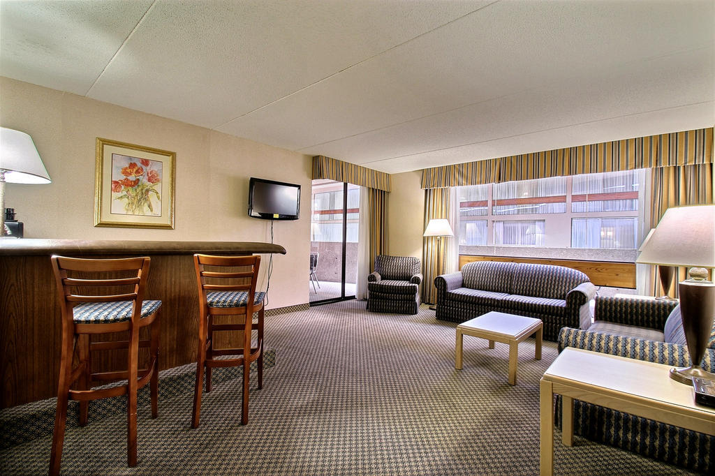 Hotel Muscatine Eksteriør billede
